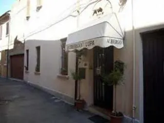 Hotel Lupa *